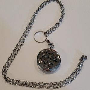 Diffuser Swirl Locket for Essential Oils w/ Chain